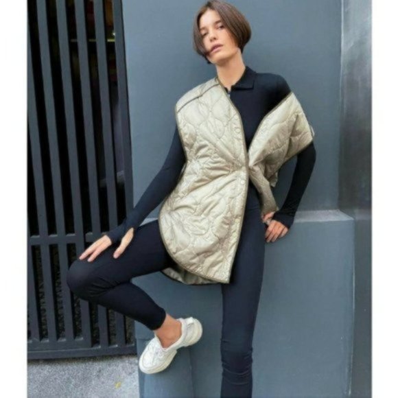 NWT H&M Limited Edition Water-repeIIent Vest sz XS/S - Picture 8 of 11